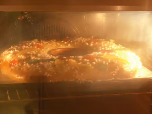 Brioche bordelaise durant la cuisson