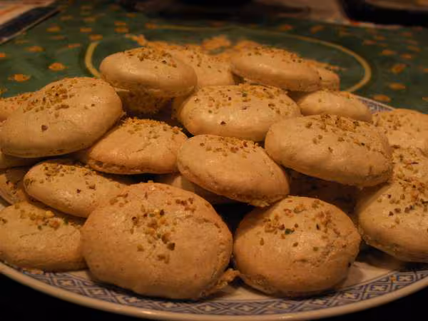 Macarons aux pistaches prets a deguster
