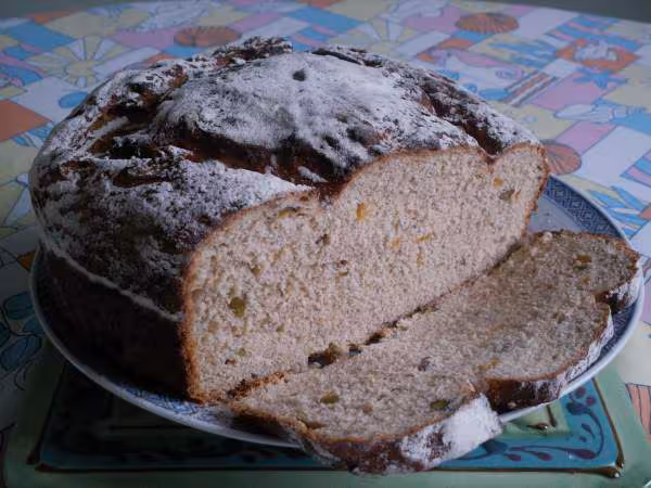Pain aux abricots et pistaches