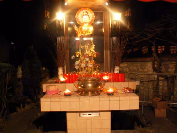 Tet 2006 pagode linh son 2
