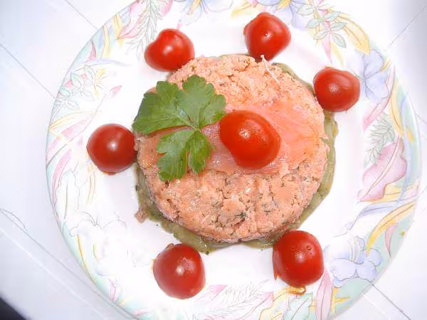 Tartare de saumon demoule