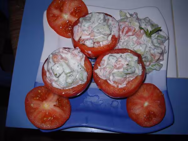 Tomate farcie au concombre et a la menthe