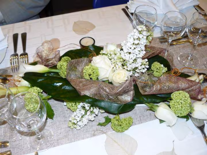 Centre table invites