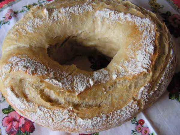 Pain blanc en couronne
