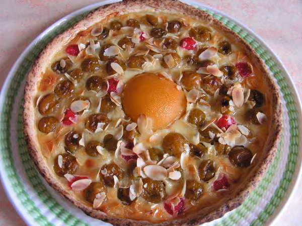 Tarte aux fruits et aux amandes