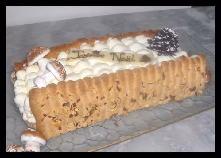 Buche praline chocolat poires caramelisees