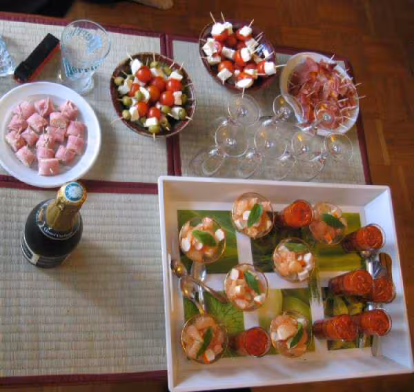 Pics varies chakchouka et mini salades pamplemousse rose surimi