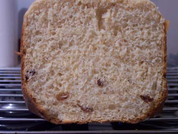 Brioche a la pate d amande et raisin