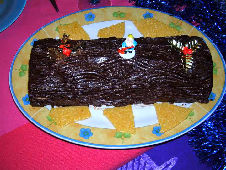 Buche caramel nougatine pommes caramelisees