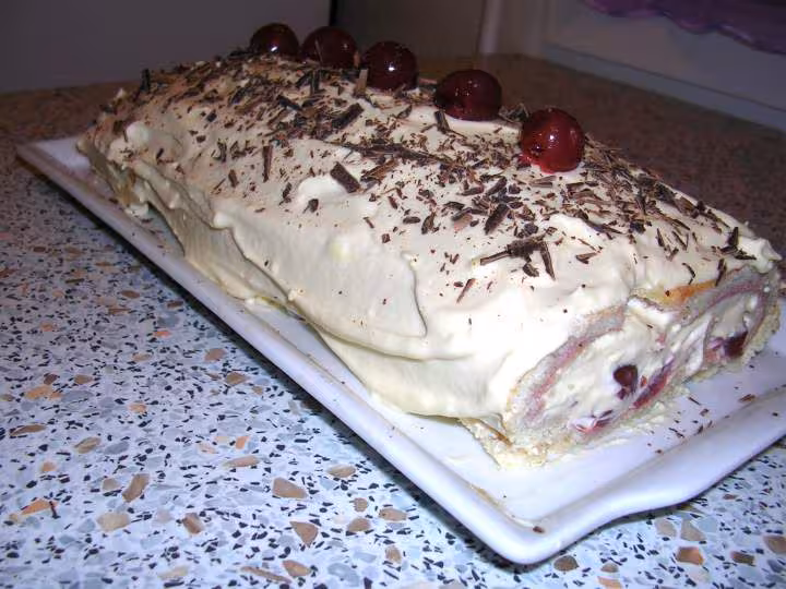 Buche creme mascarpone et cerises