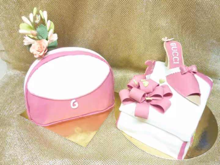 Gateau bt chaussure et sac en pate a sucre