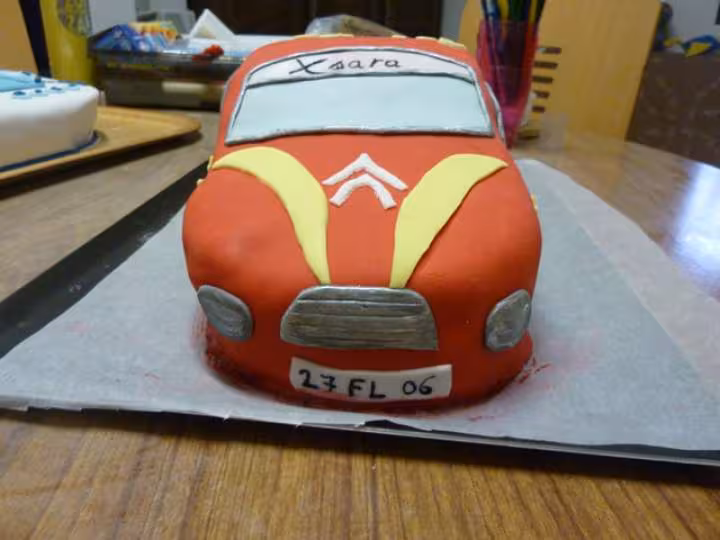 Gateau voiture rallye en 3 d