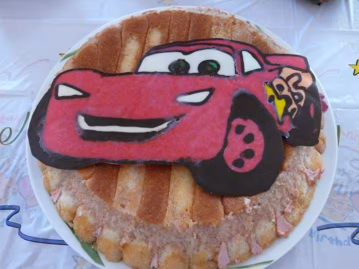 Gateau avec deco flash mc queen