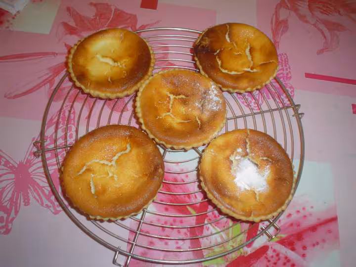 Petite fournee de tartelettes aux petits suisses
