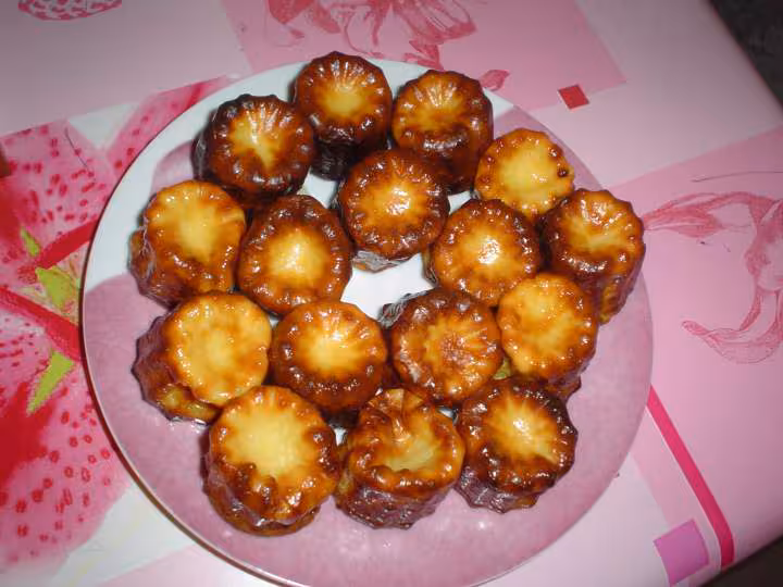 Voici toute ma fournee de canneles bordelais