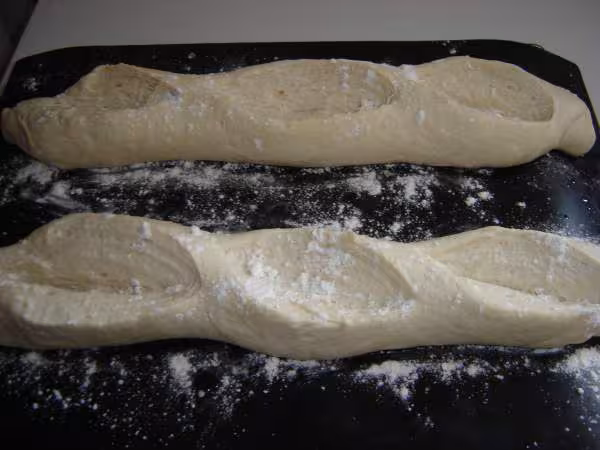 Mes baguettes avant d etre enfournees