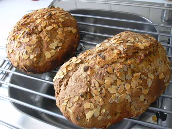 Pains aux fruits secs