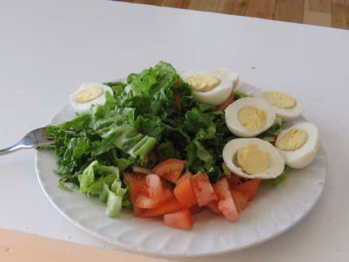 Salade tomate et oeuf bouilli