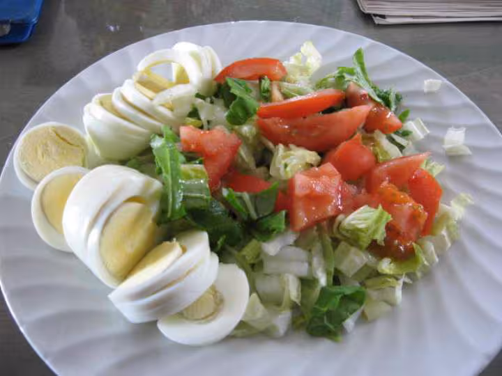 Salade tomate et oeuf bouilli