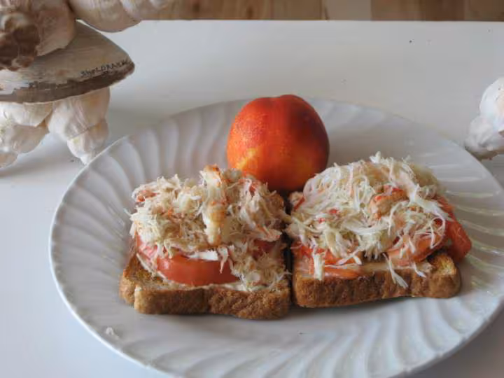 Sandwich au crabe tomate