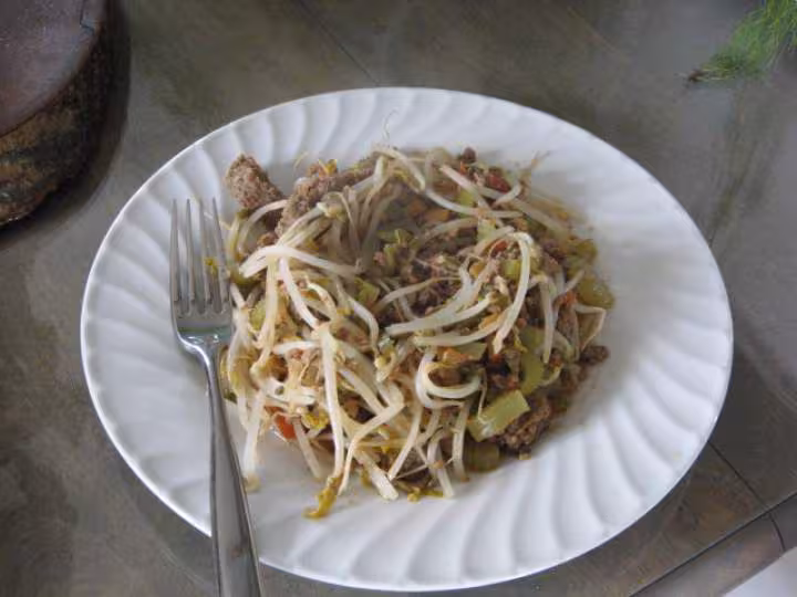 Steak hache et feves germes