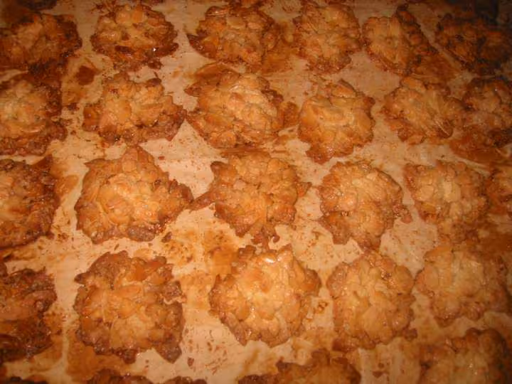Tuiles aux amendes apres cuisson