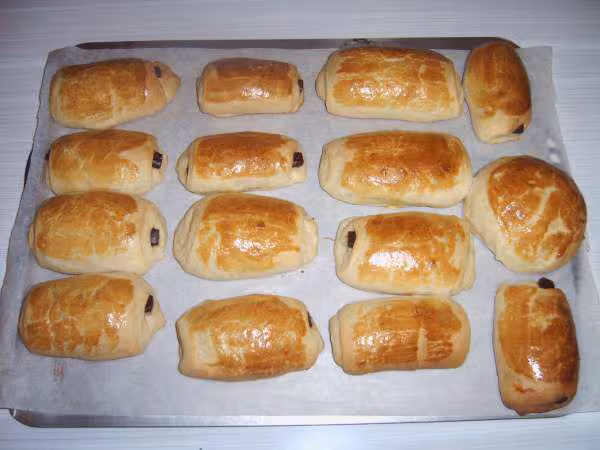 2 petits pains brioches sortie du four