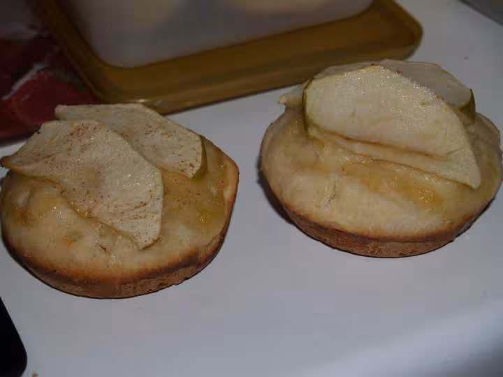 Tartelette aux pomme avec base de pate briochee