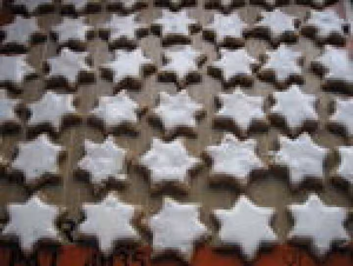 Etoiles a la cannelle glacage qui seche
