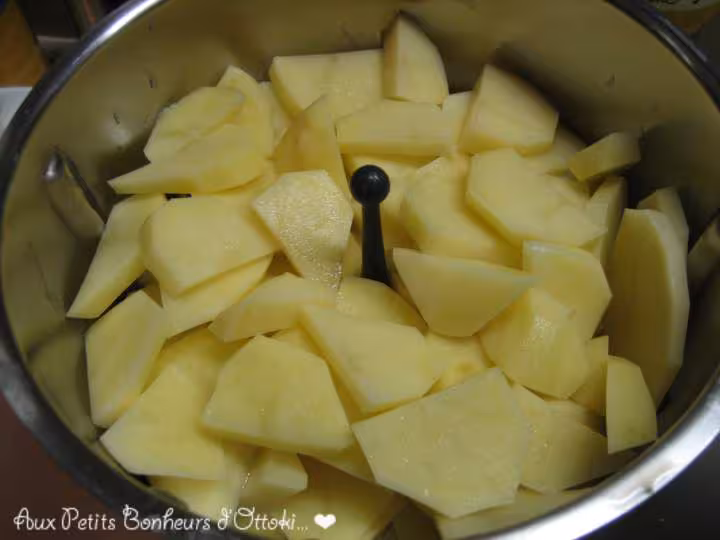Lamelles de pommes de terre pour la puree