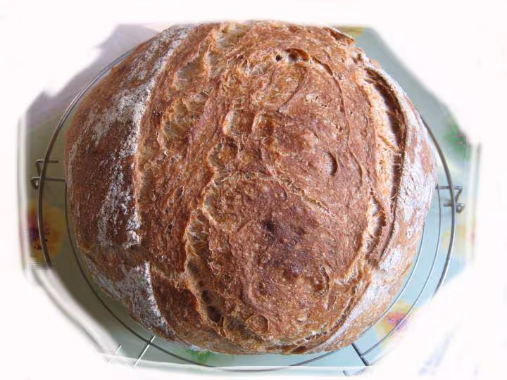 Miche de pain sur poolish petrie en pana et cuit en cocotte