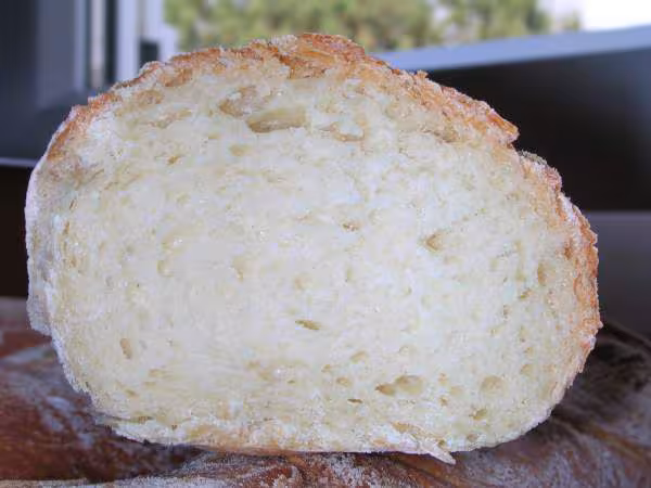 Mie d une baguette de serise
