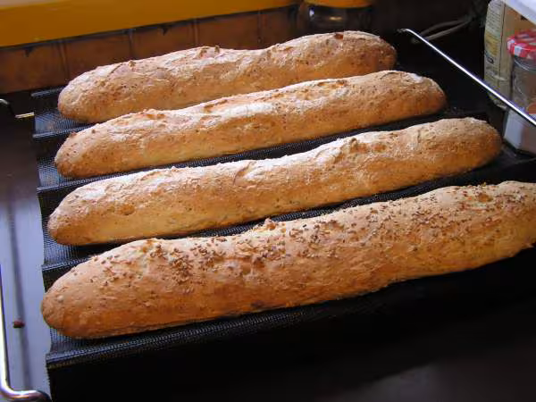 Baguettes sans petrissage cuites