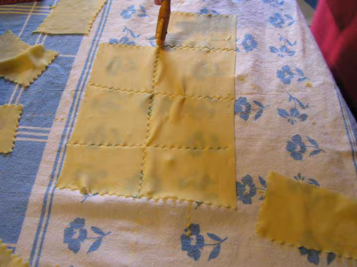 Carrees 6x6 de pate pour tortellis 1 02 09