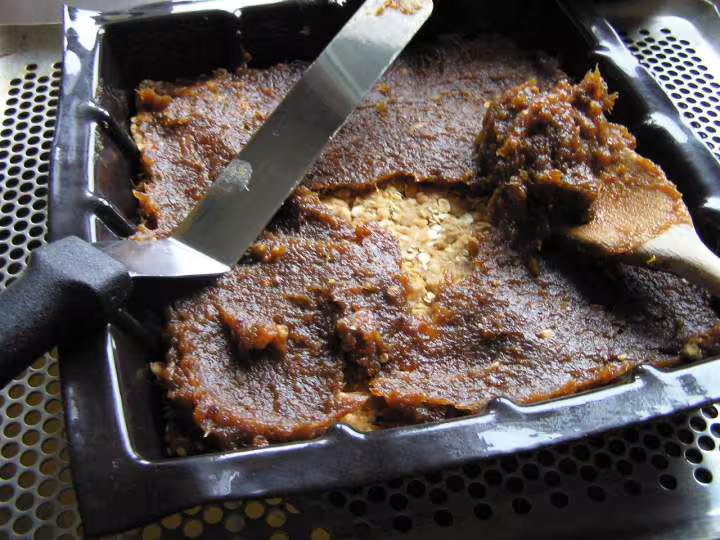 Pate de dattes dans le carre aux dattes
