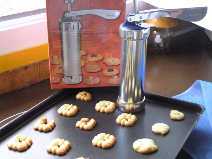 Sables avec machine a biscuits 25 10 07
