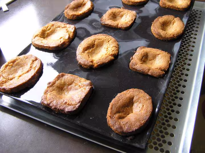 Savarins sables a garnir de chocolat fondu 27 03 08