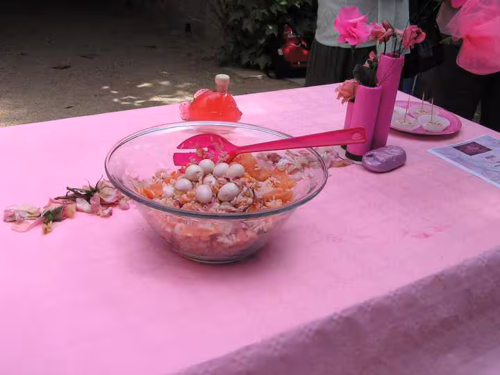 Table rose