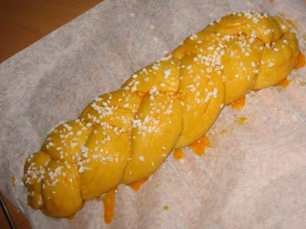 Ma premiere brioche au four tressee et tout et tout recette polange