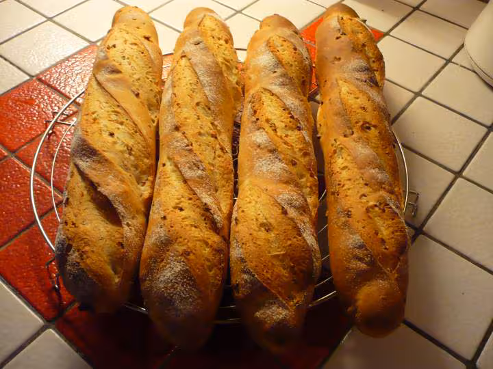 Baguettes tout levain aux lardons et des de babyb l