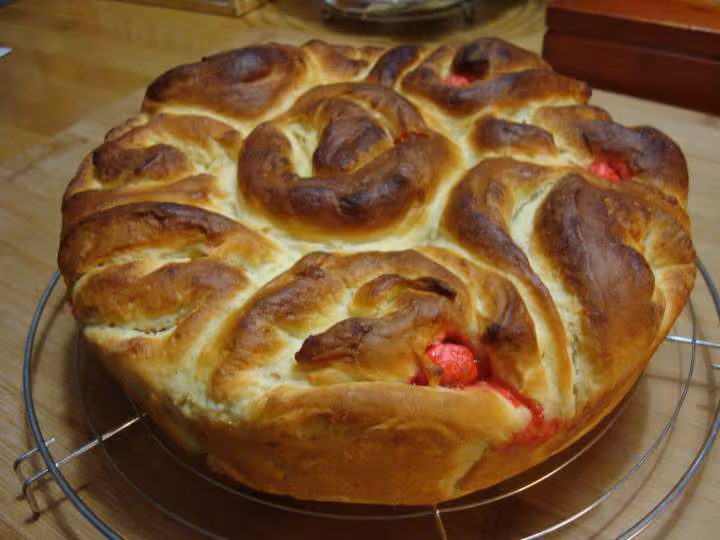 Brioche aux pralines roses cuites