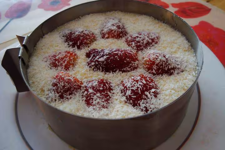 Gateau cookies fraises pas encore demoule fabrication maison
