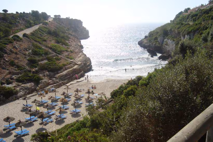 L autre plage a 700m a gauche de l hotel