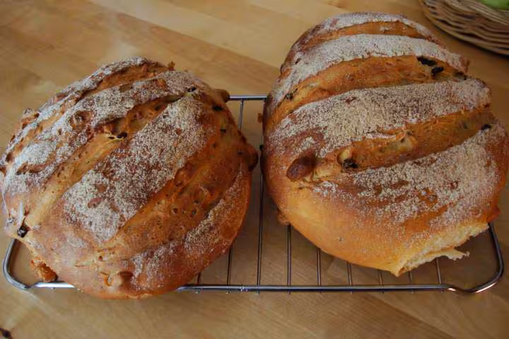 Miches ciabatta tomates sechees et gruyere