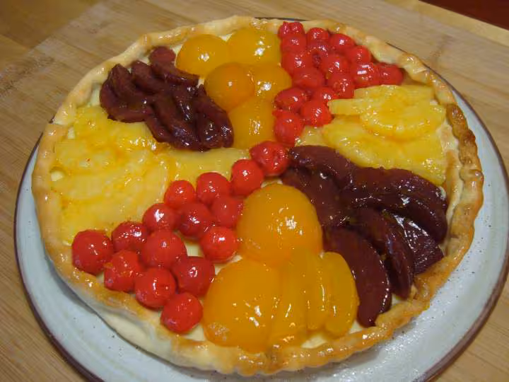 Tarte au flan et aux fruitsq