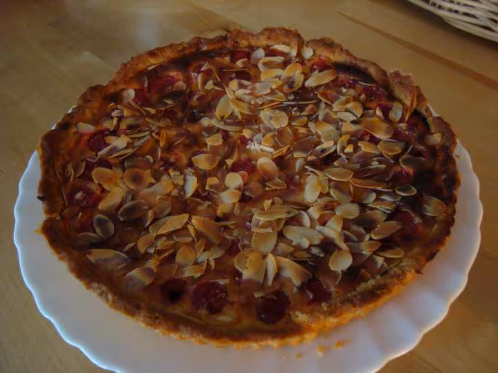 Tarte aux cerises poudre d amande pralin