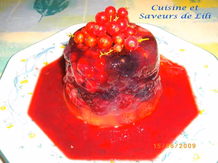 Fruits rouges en gelee aux epices et a la menthe