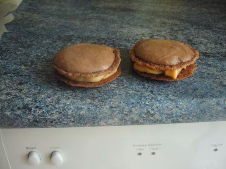 Macarons tout plats montes a la parisienne