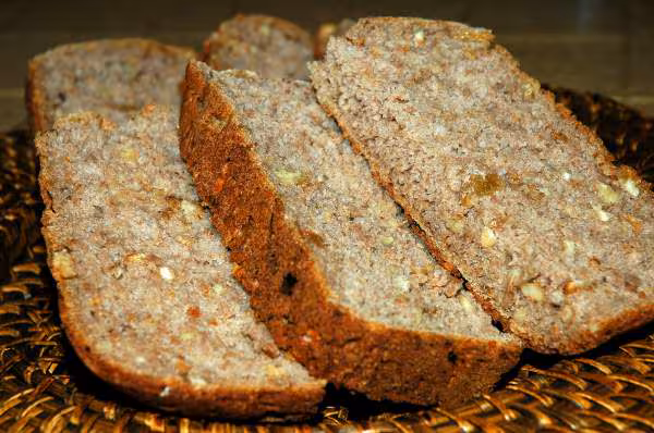 Pain aux noix et raisins secs