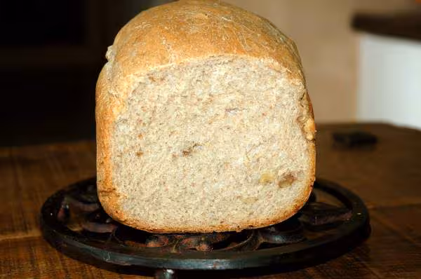 Pain de seigle aux raisins et noix